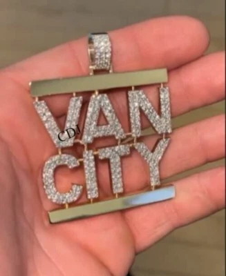 VVS Moissanite Hombre Personalizar "Van City" Letra Colgante Dos Tonos Chapado Plateado Foto 1 de 4