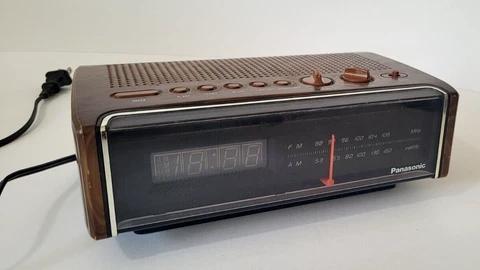 Vintage Panasonic Alarm Clock AM/FM Radio Model RC-75 Tested Works Retro Cover