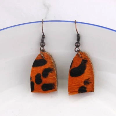 Женские ювелирные украшения серьги-бар из натуральной кожи с гепардовым анималистическим принтом волосатые - Изображение 1 из 4