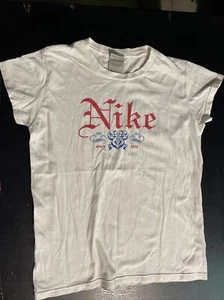 Nike T-Shirt Nike rot Spell Out Damen Gr. L grau Nike Etikett kurzärmelig weiß L - Bild 1 von 6