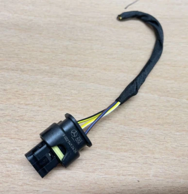New Mercedes GLA GLB GLC GLE GLS GLK Parking Sensor Connector Plug - Image 1 of 4