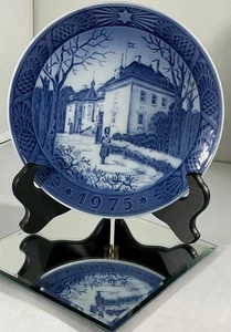 1975 Royal Copenhagen Collectable Porcelain Plate, “The Queens Christmas Res…” - Picture 1 of 5