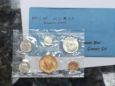 1977 DENVER Mint Souvenir set with COINS and MINT MEDAL original envelope - Image 1 of 4
