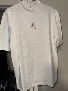 T-shirt Jordan Graphic 23 con cuciture rialzate numero 23. 🔥🔥🔥 - Foto 1 di 7