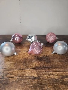 6 Vintage Christmas Tree Ornaments No Hooks Included (162) - Picture 1 of 6