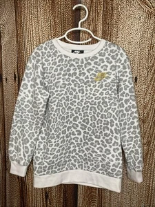 Nike Girl’s Gray Leopard Print Crewneck Sweatshirt Sweater 5-6 Years Medium - Picture 1 of 4