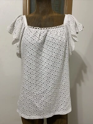 Blusa Joie Pequeña Blanca Bordada Volantes Ojales Algodón Mangas Gorra de Hombro Foto 1 de 4