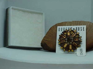 L๐K Vintage Robert Rose Brooch Pin Smokey Browns Rhinestone New Card Box - Picture 1 of 6