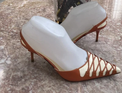 Alexandra Neel Naranja Marfil Cuero Punta Punta Tacones Cordones 38/7.5 ¡USADOS EN EXCELENTE ESTADO! $598 Foto 1 de 4