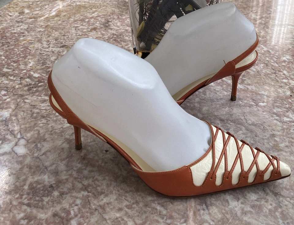 Alexandra Neel Naranja Marfil Cuero Punta Punta Tacones Cordones 38/7.5 ¡USADOS EN EXCELENTE ESTADO! $598 Foto 1 de 4