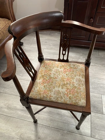 Brandt Co. Georgian Style Mahogany Corner Chair Cover