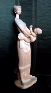 LLADRO MOTHER AND CHILD LARGE RETIRED PORCELAIN FIGURINE #4575 13.2” TALL MINT - Picture 1 of 9