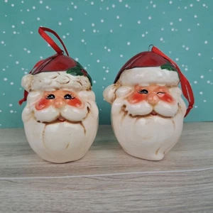 2 Weihnachtsmann Kopf Weihnachtsschmuck zwinkernd Keramik glasiert Crazing - Bild 1 von 11