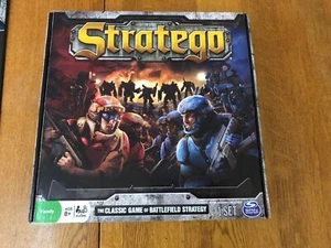 STRATEGO CLASSIC BOARD GAME OF BATTLEFIELD STRATEGY SCI-FI EDITION COMPLETE - Picture 1 of 7