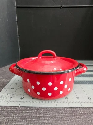 Antique 28oz enameled cooking pot from Germany - Image 1 of 4