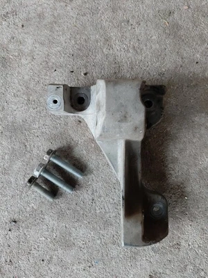 Soporte de cojinete de eje de transmisión Chrysler 200 2015-2016 52123798AA con pernos  Foto 1 de 4