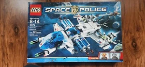 LEGO Space: Police Galactic Enforcer (5974) - Picture 1 of 4