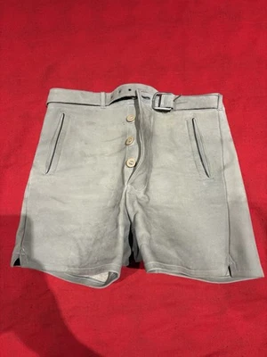 Pantalones Cortos Lederhosen Alemanes Gamuza Cuero Gris Vintage Años 70 Cintura Alta Unisex Foto 1 de 4