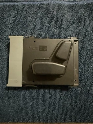 DODGE DURANGO R/T 04-24 OEM CONDUCTOR LADO IZQUIERDO MÓDULO DE CONTROL BOTÓN INTERRUPTOR Foto 1 de 3