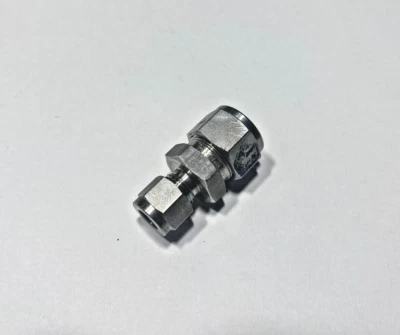 763L_SS_5/8x3/8 Ham-Let Stainless Steel 5/8" Tube x 3/8" Tube Reducing Union - Image 1 of 4