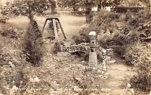 Postal MN: RPPC Pretty Scene, Ak-Sar-Ben Gardens, Aitkin, Minnesota, foto en blanco y negro - Imagen 1 de 2