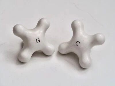 Perillas de grifo de fregadero de porcelana blanca vintage H-C frío caliente Foto 1 de 4