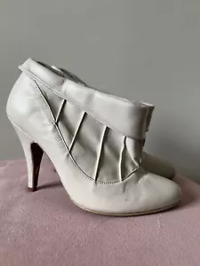 Winter White Heeled Ankle Boots By Faith Size 3 - Picture 1 of 7