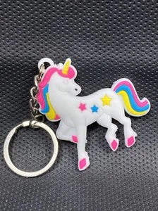 Süß Regenbogen Einhorn Tier Schlüsselanhänger Anhänger Weich Gummi Schlüsselanhänger Ring - Bild 1 von 2