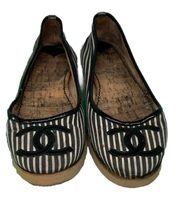 Chanel Pisos de Ballet de Tela a Rayas - Negro y Beige Talla 7.5. Suela Reparada - Imagen 1 de 4