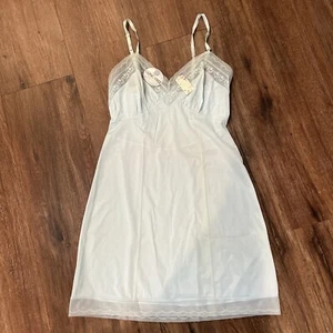 Vintage Vassarette Antron III Breezy Blue Slip Size S 34 NWT - Picture 1 of 9