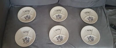 Assiette à compartiment fleuri - Photo 1/3