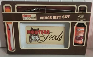 Hooters Wings Gift Set 2011 NIB 4pc Set - Picture 1 of 3