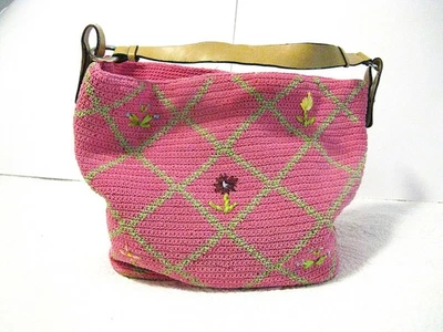 Liz Claiborne 粉色花卉钩针单肩包流浪汉钱包 — 第 1/4 张图片