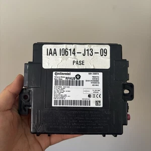 RFHUB Module P68240157AC OEM Keyless Entry Start Chrysler Dodge Jeep RAM 433MHz - Picture 1 of 5