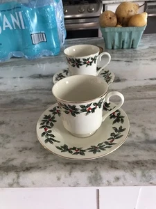 4 Stck. NEU ANDERE (alter Lagerbestand) FORMALITÄTEN BAUM BROS STECHPALME WEIHNACHTEN 2 TASSEN 2 UNTERTASSEN - Bild 1 von 6