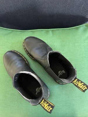 Dr Martens Chelsea Boots Size 8 Womens Black Leather. Great Condition! - Image 1 of 4