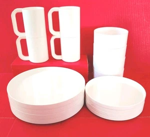 Set 16 pz stoviglie impilabili vintage Heller Design di Massimo Vignelli bianco - Foto 1 di 6