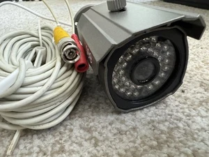 Paquete de 3 cámaras de seguridad Q-See QM6006B con cable - Imagen 1 de 3