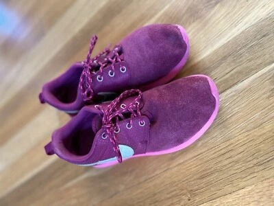 Nike Rojo 599729-601 Roshe One Gimnasio Juvenil Talla 3.5Y Tenis Atléticos Gamuza Foto 1 de 4