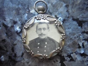 beau broche porte photo ancien en argent - Imagen 1 de 2