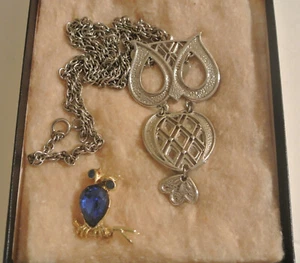 DE COLECCIÓN JOYERÍA DE BÚHO Broche de zafiro Pin Dodd y LG Collar Tono Plateado - Imagen 1 de 5