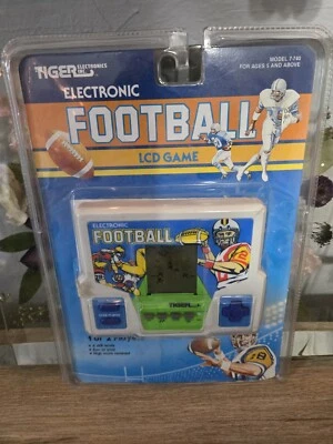 1988 FOOTBALL TIGER ELECTRONIC HANDHELD VIDEO GAME ARCADE TOY ORIGINAL 740 + BOX - Image 1 of 4