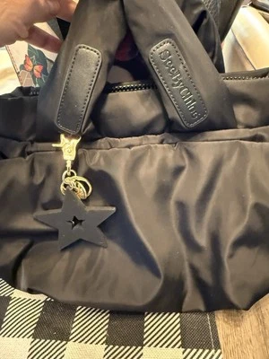 See By Chloe Bolsa de Ombro Logotipo Nylon Preta Feminina USADA DO JAPÃO - Imagem 1 de 3