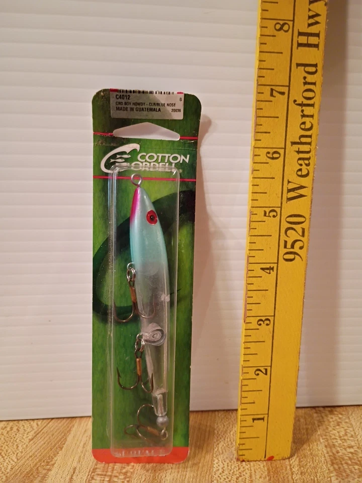 Nuevo Señuelo Topwater Algodón Cordell Boy Cola Howdy Peso 3/8oz Nariz Transparente/Azul Foto 1 de 1