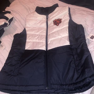 Gilet imbottito nuovo con etichette donna XLarge NFL TEAM APPAREL Chicago Bears BIANCO/BLU - Foto 1 di 10