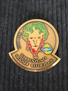 FOOL'S GUILD MOSER RADISH ➔ carnival ➔ pin / pin *from collection* 16802 - Picture 1 of 2