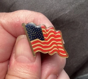 Gold Tone Vintage Waving American Flag Pin Lapel Hat Collar Pinback USA (A037) - Picture 1 of 4