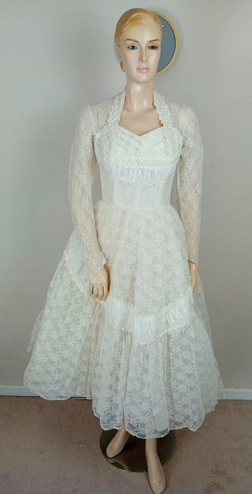 VINTAGE 50S IVORY WHITE LACE EMBROIDERED CALF-LENGTH FULL SKIRT WEDDING DRESS 8 - Image 1 of 4