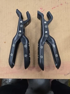 Menge von zwei Temptations Cool Gripper heiße Schale Pfanne Griffe schwarz weiß Blumen - Bild 1 von 9