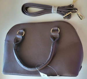 Neu mit Etikett! Braune Handtasche mit Schulterriemen und Henkeln - Bild 1 von 4